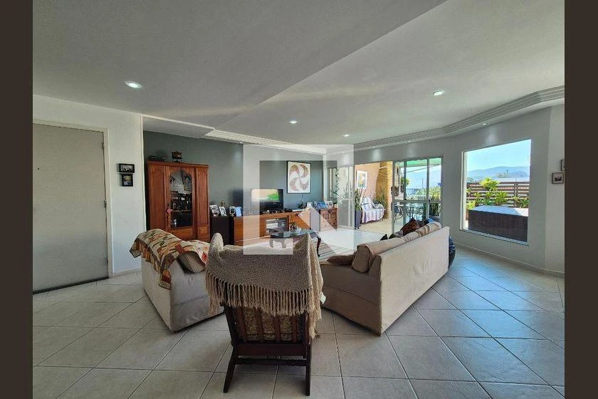 Apartment, 265 m², with a glass-enclosed balcony — photo 7