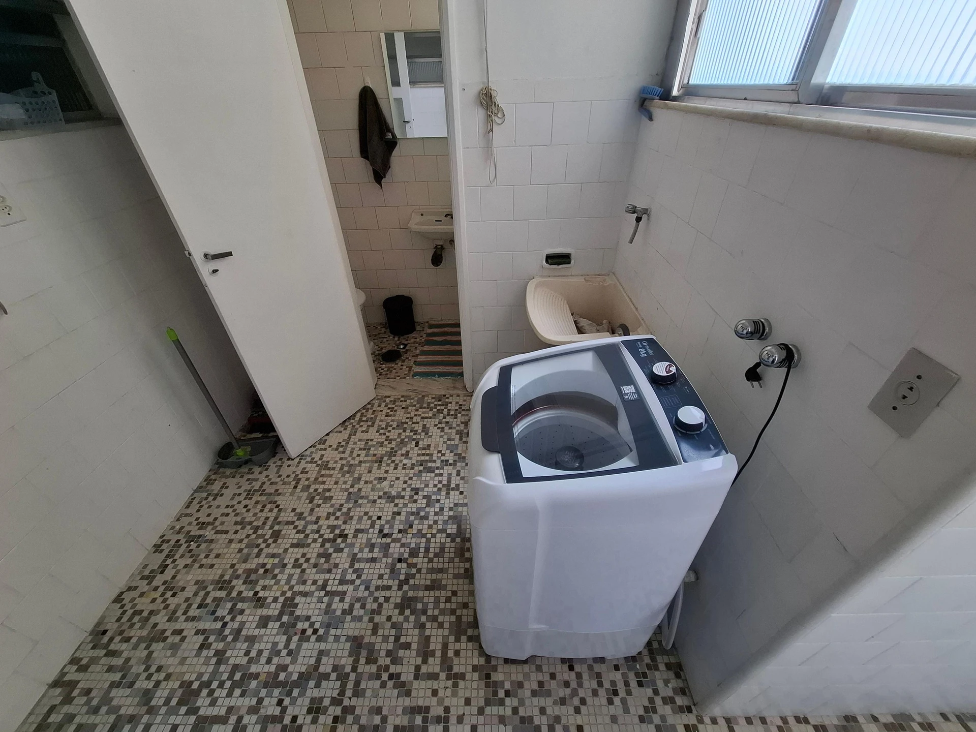 Furnished 4-bedroom apartment with 2 bathrooms — photo 20