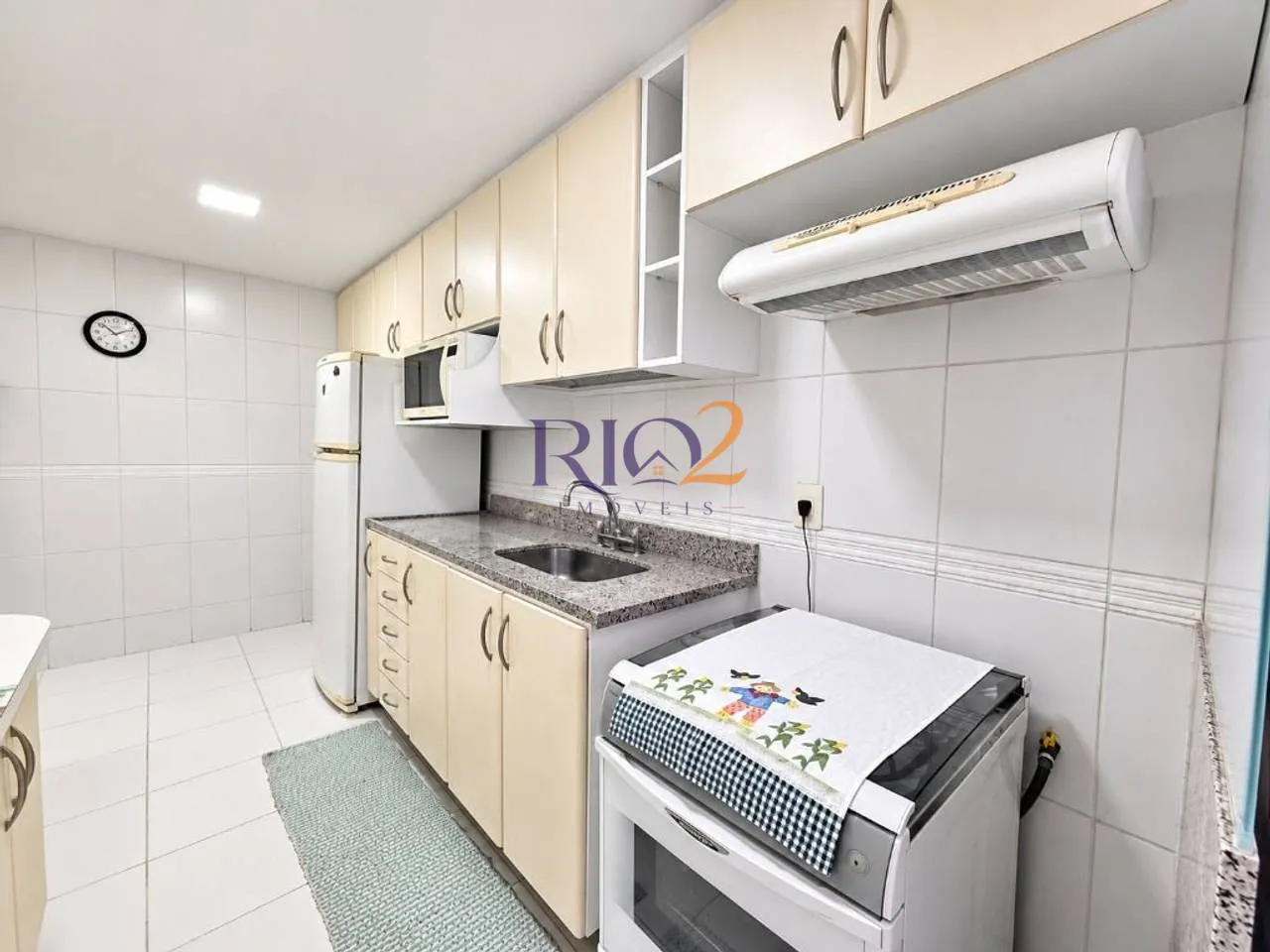 Walk-in closet in a 3-bedroom apartment, 117 m² — photo 16