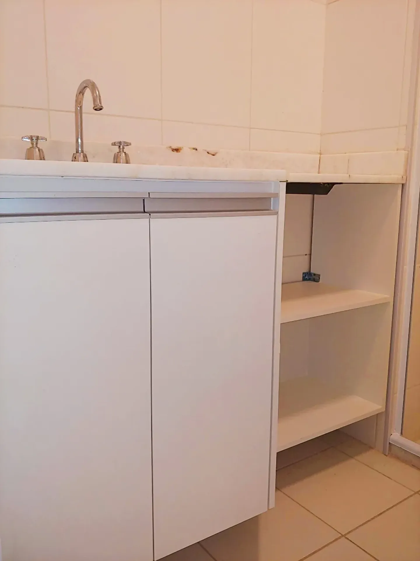 Apartment with 3 bedrooms, balcony and 2 parking spots — photo 43