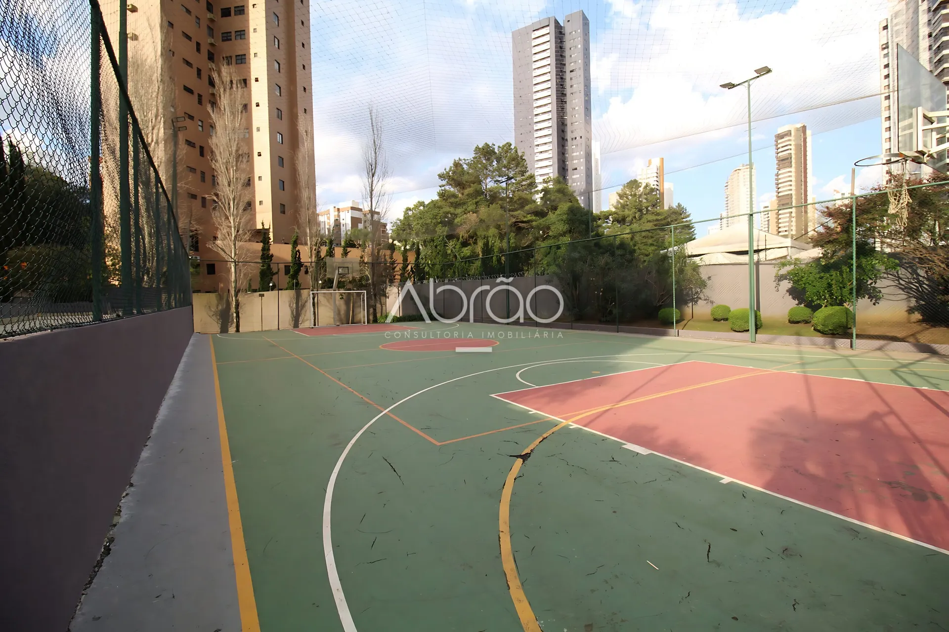 Furnished duplex apartment with 4 suites and 5 baths — photo 43