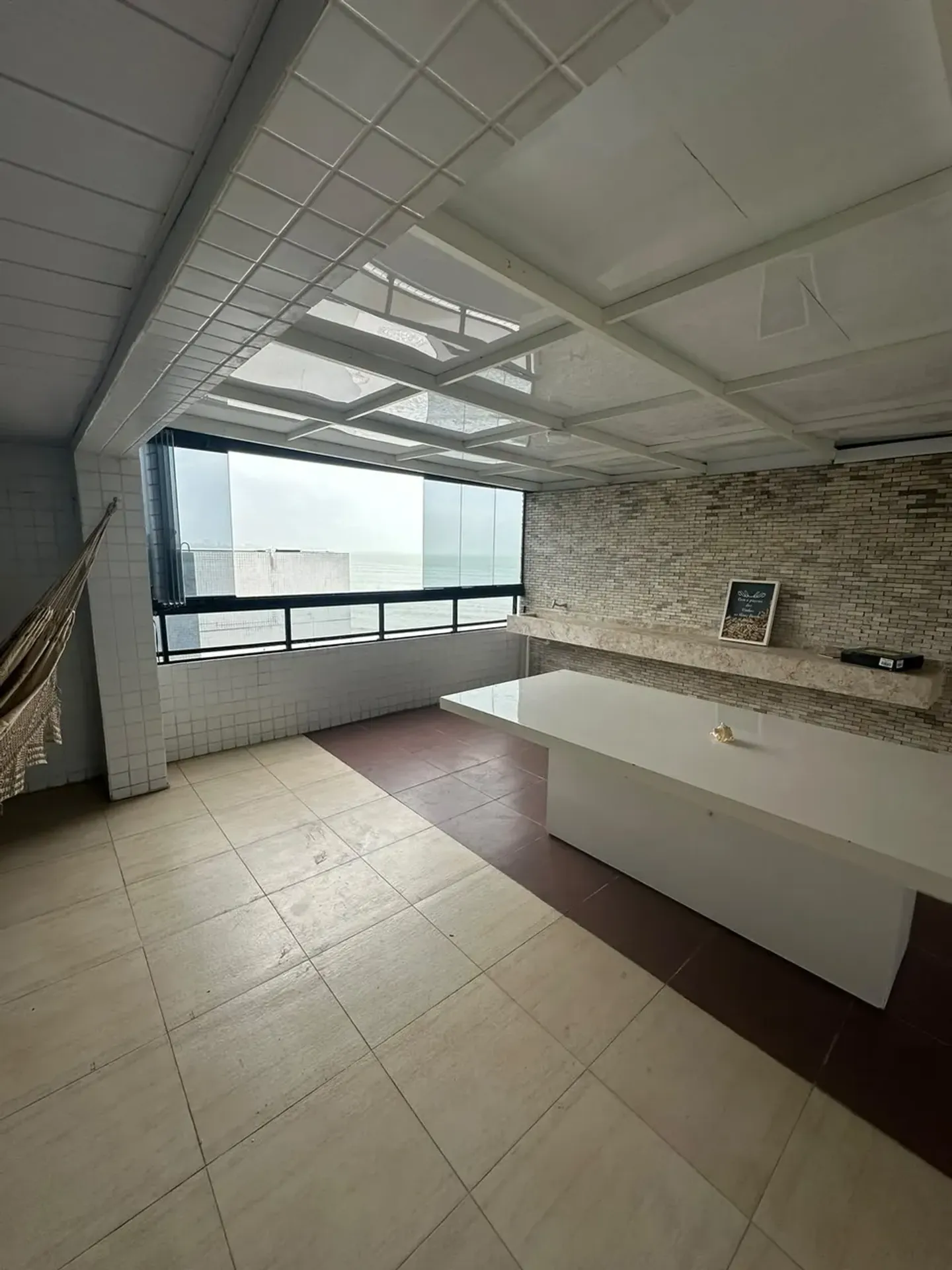 Glass-enclosed balcony in a 3-bedroom apartment, 200 m² — photo 16