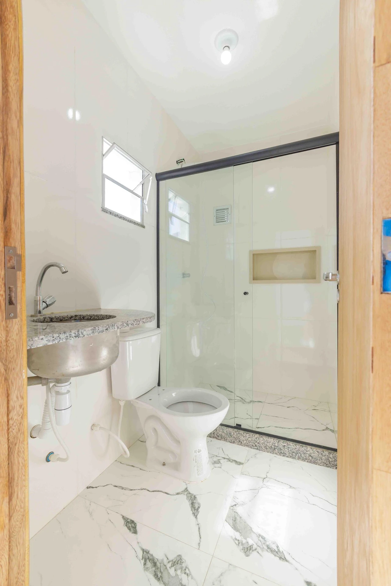 Monoambiente, 40 m², con ventanales de piso a techo — photo 14