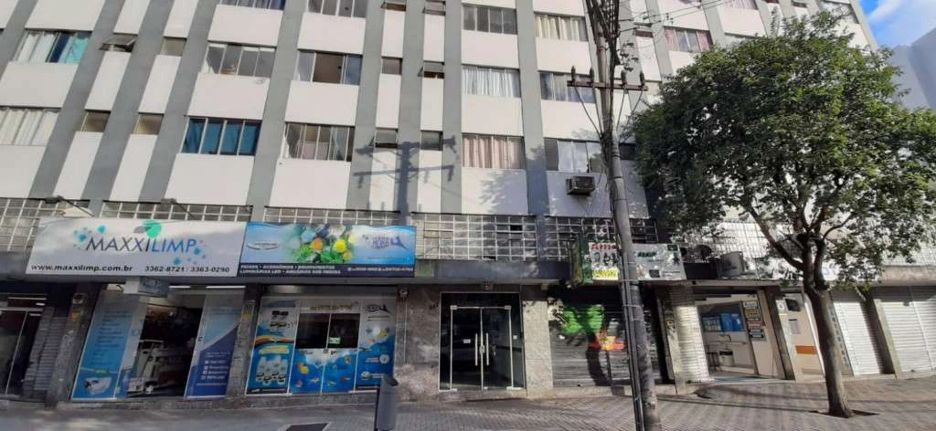 Estúdio sem mobília de 25 m² com piso de madeira — photo 5