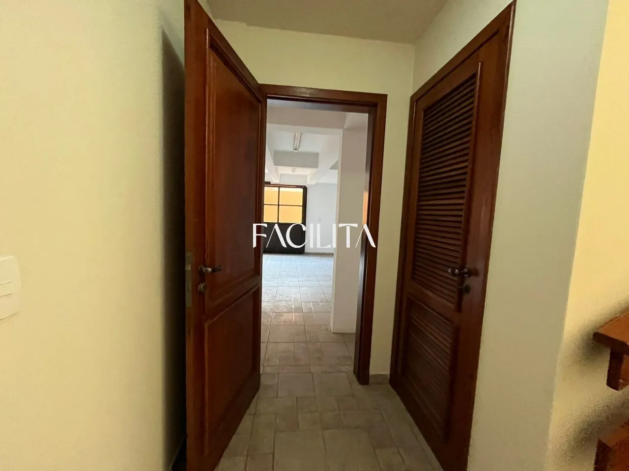 Furnished 456 m² house with 3 en-suite bedrooms and pool — photo 67