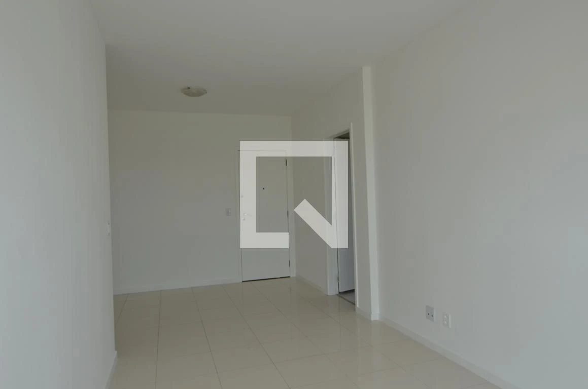 Квартира 80 м² із заскленим балконом та робочим місцем — photo 41