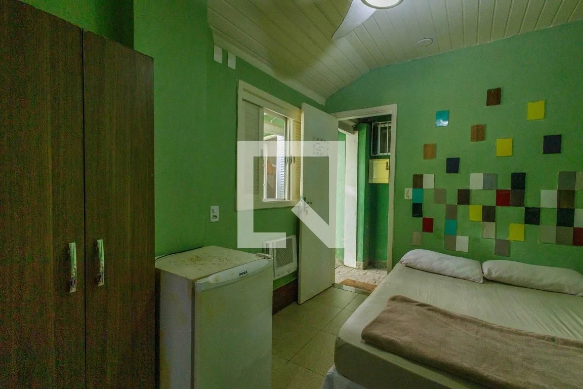 House with 6 bedrooms, private garden and condo pool — photo 10