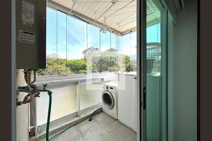 180 m² furnished apartment with open-plan kitchen — photo 50