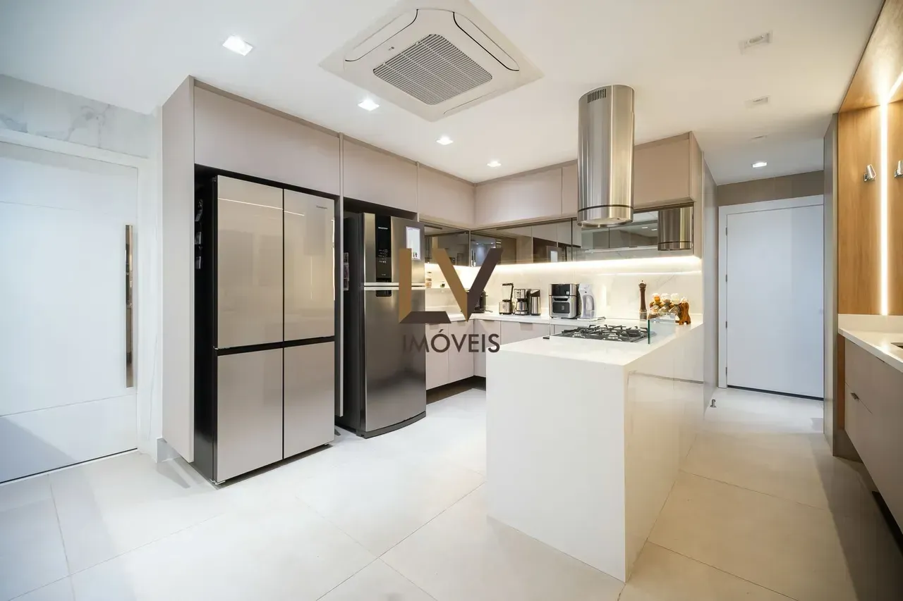 Furnished 4-bedroom apartment with open-plan kitchen — photo 2