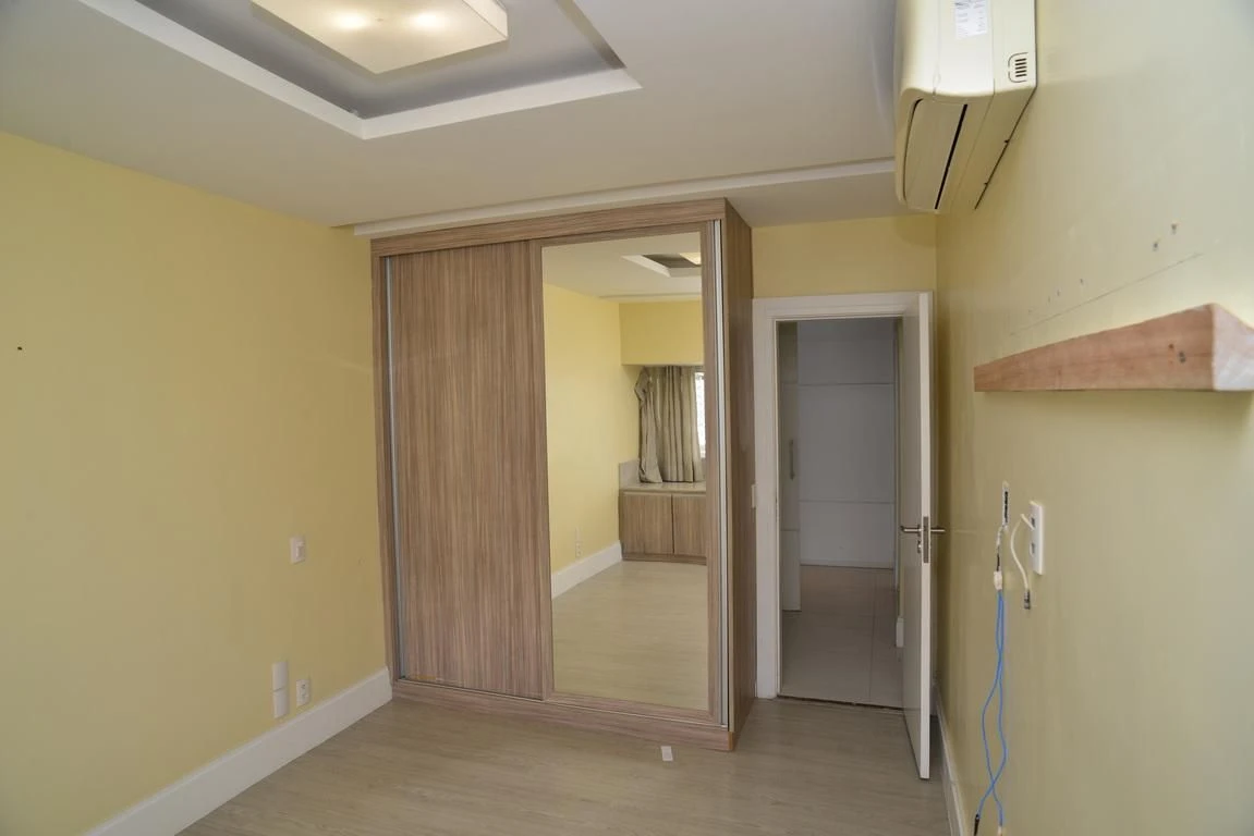 Ванна та 4 спальні: квартира 300 м² — photo 66
