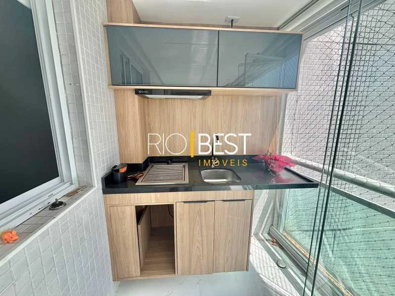 Furnished 3-bedroom apartment with open-plan gas kitchen — photo 24