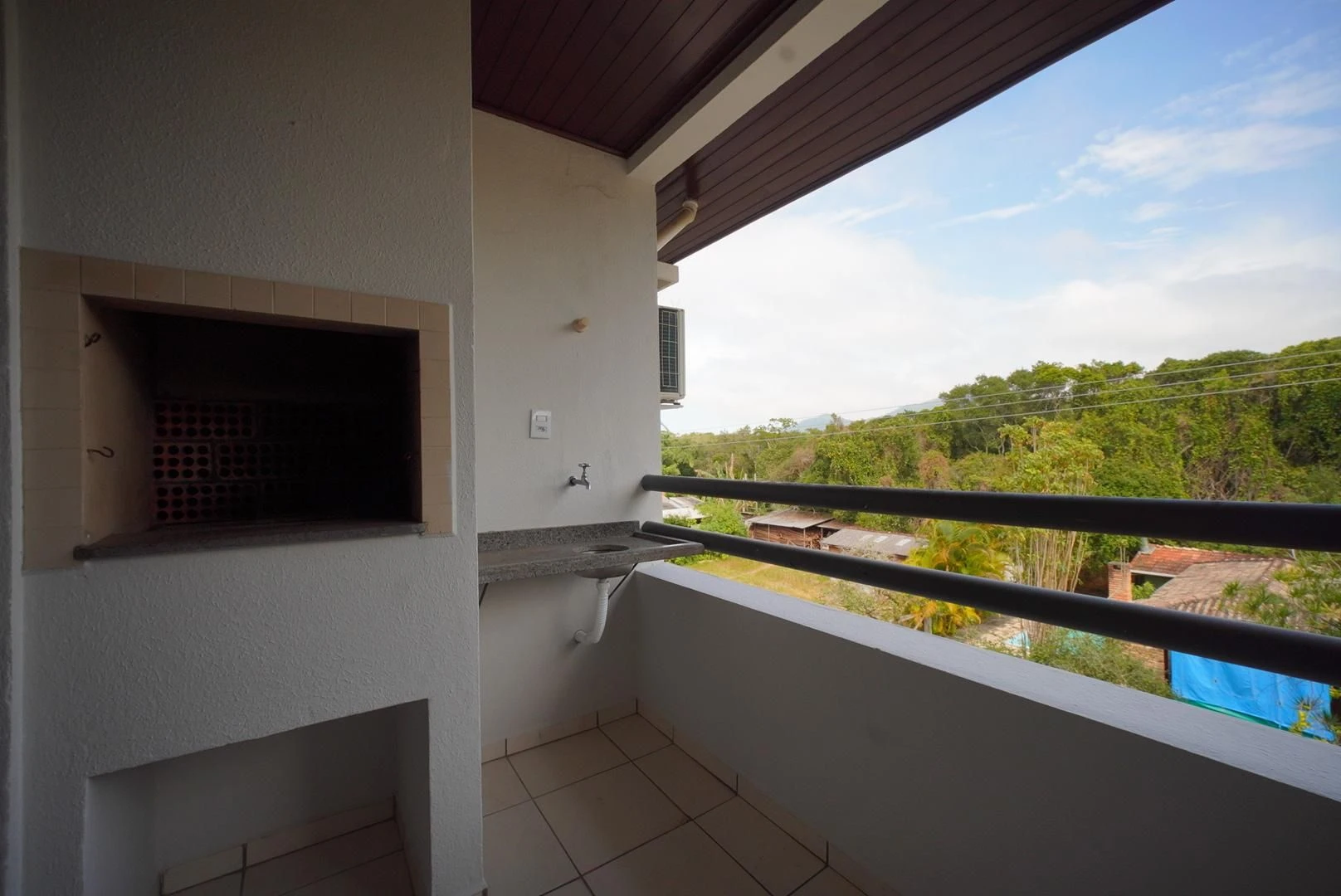 2-bedroom apartment with balcony grill