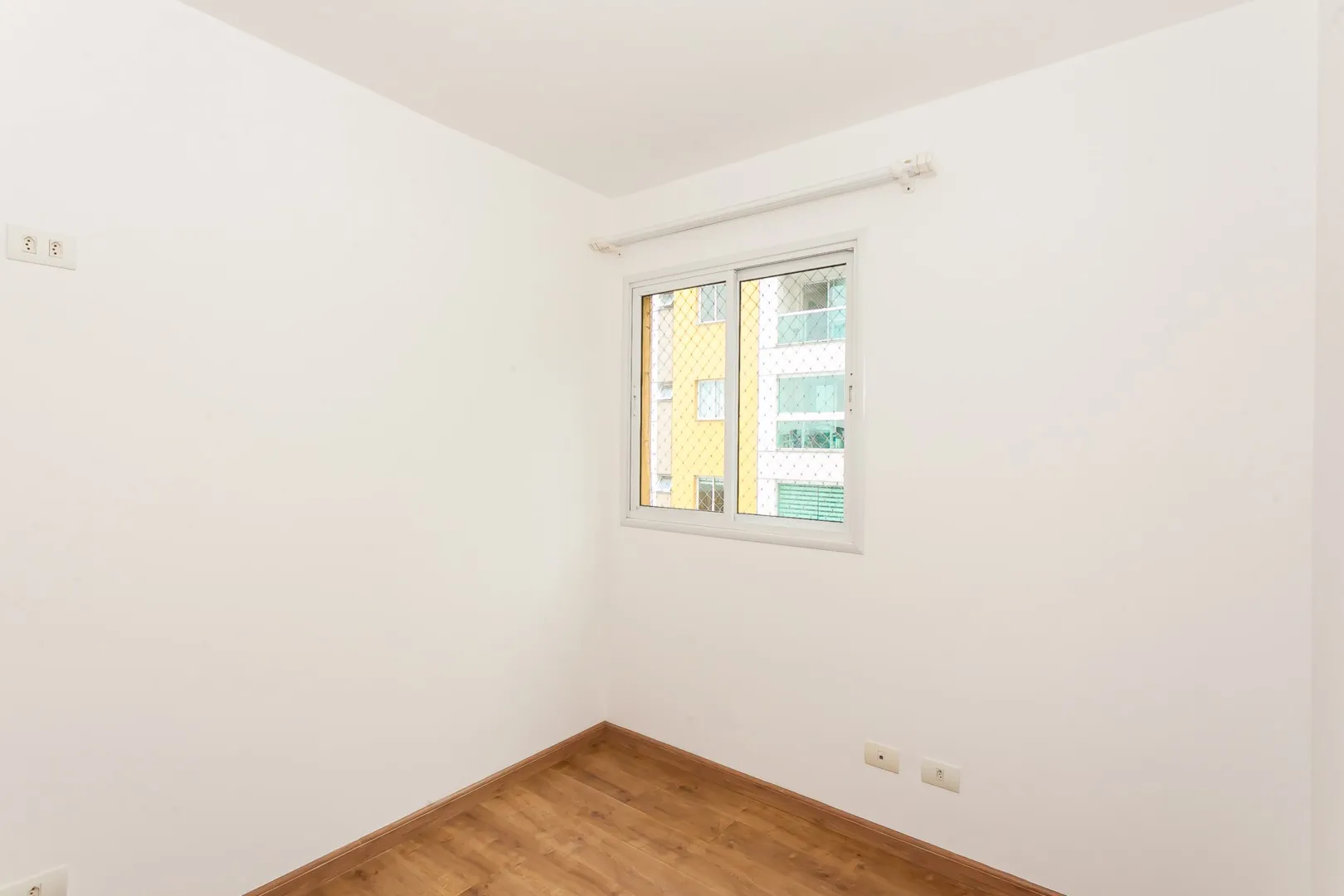 Apartment, 60 m², with wood or laminate floors — photo 33