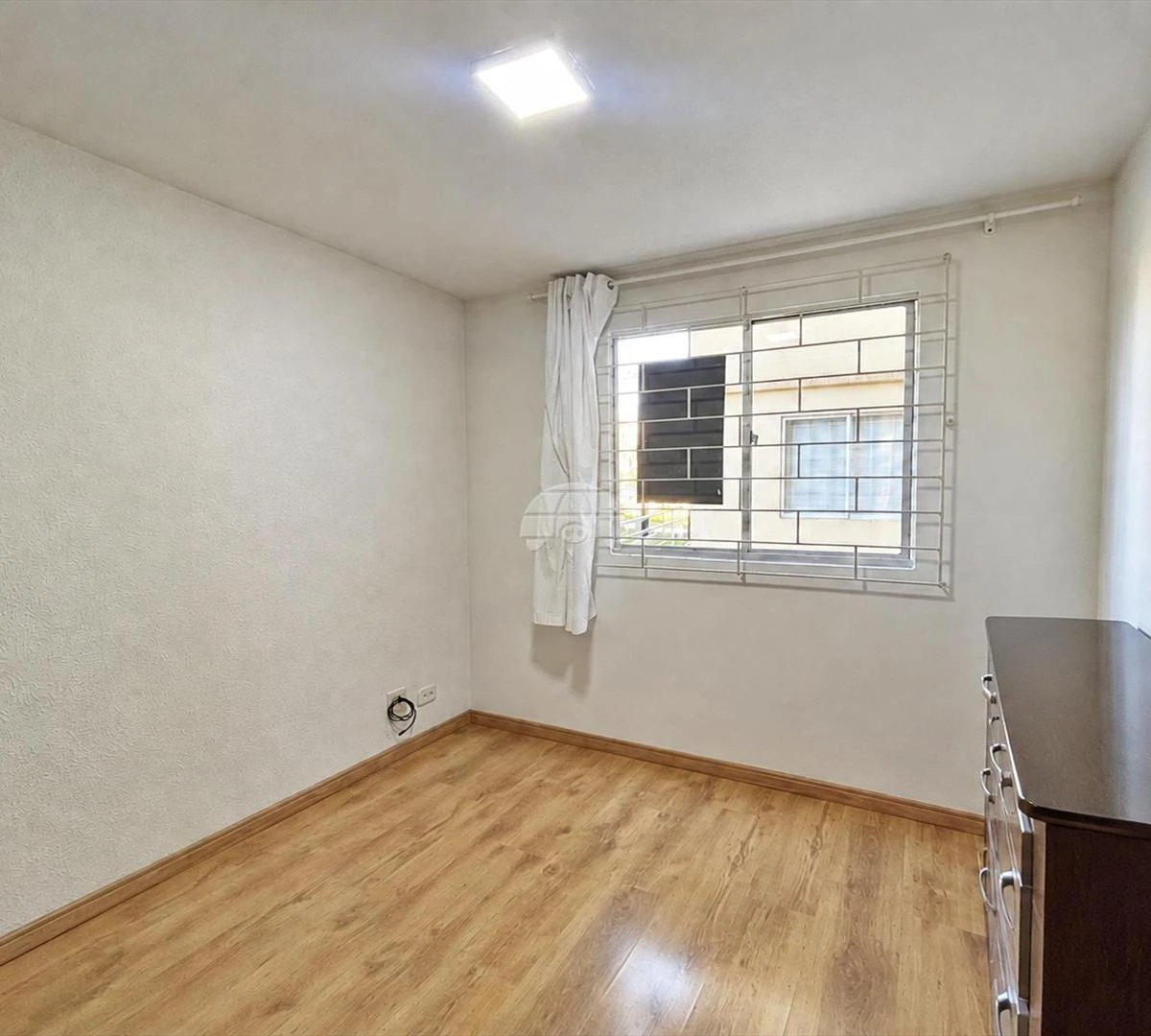 3-bedroom apartment with wood or laminate floors in Curitiba — photo 12