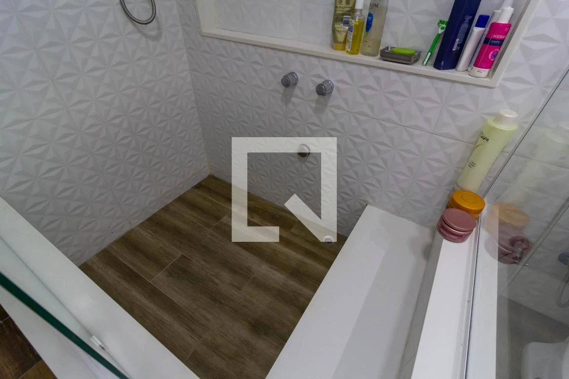 125 m² apartment with a jacuzzi and a bathtub — photo 39