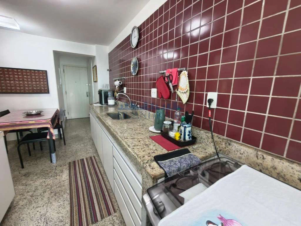 152 m² apartment with 4 bedrooms and enclosed balcony — photo 22