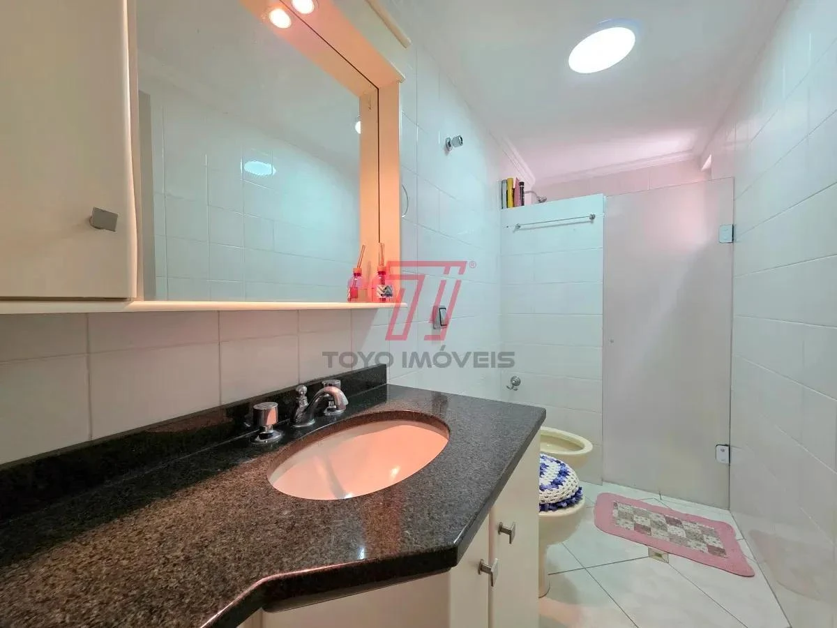 3-bedroom apartment with a bathtub in Curitiba — photo 28