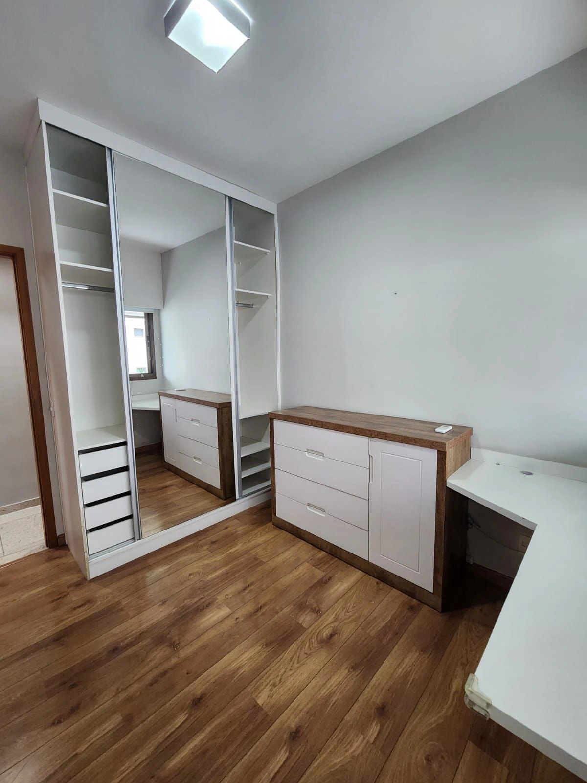 110 m² apartment with an open-plan kitchen and balcony — photo 17