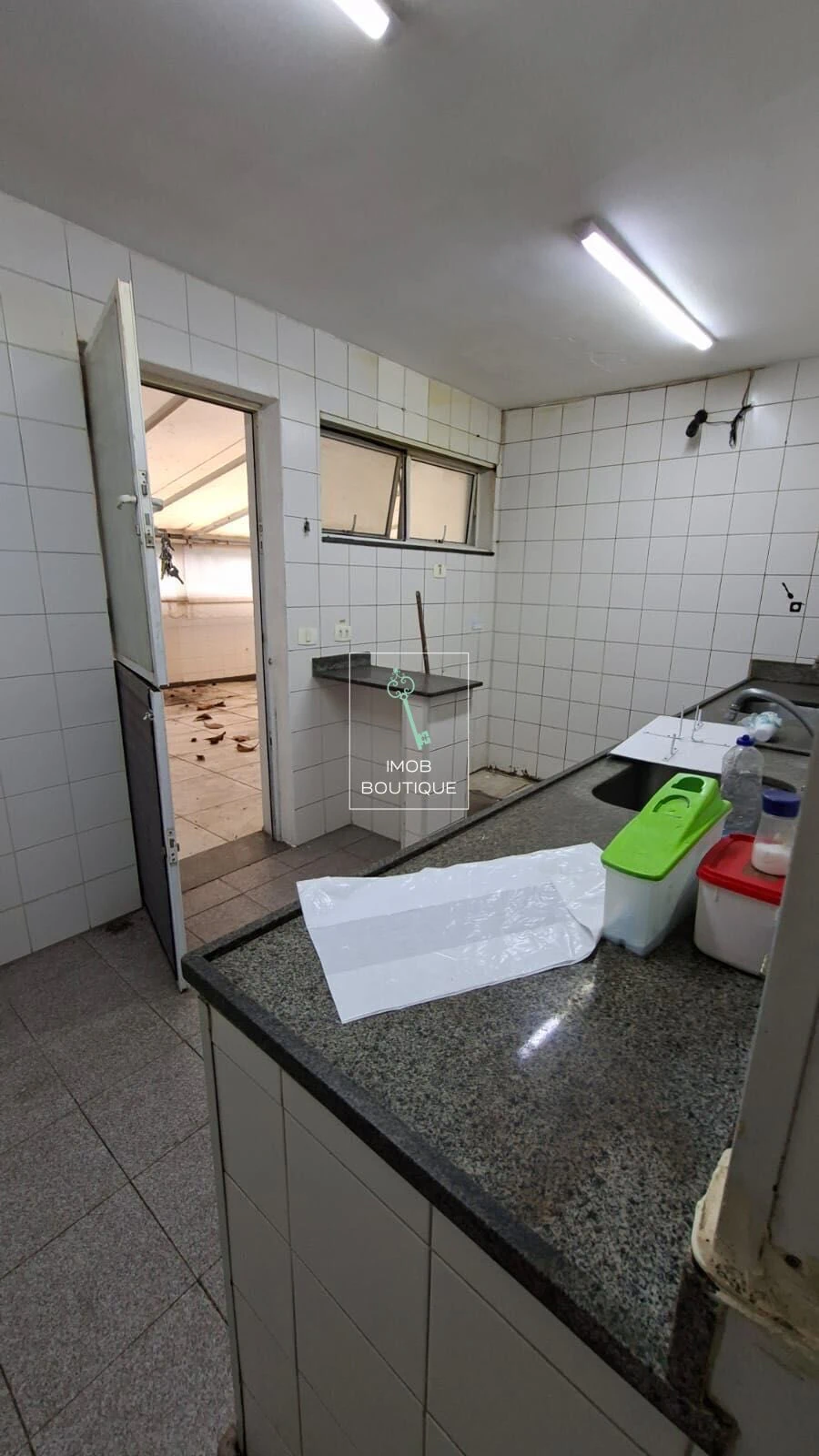 Немає меблів: будинок на 18 спалень і окрема кухня — photo 2