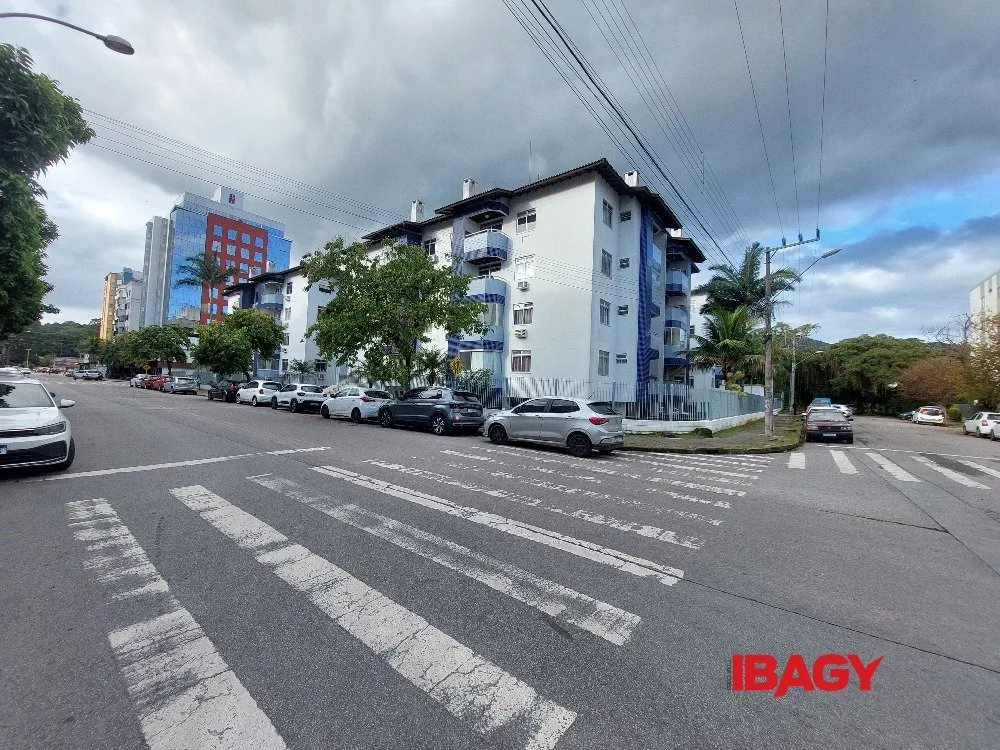 Меблированная квартира с 1 спальней, балконом и 50 м² — photo 20