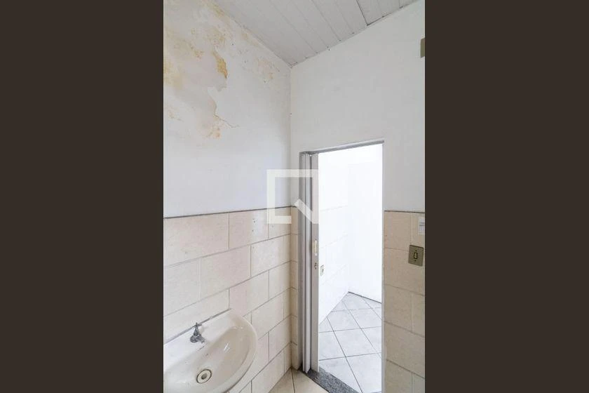 Unfurnished house with 1 bedroom and 1 bathroom — photo 25