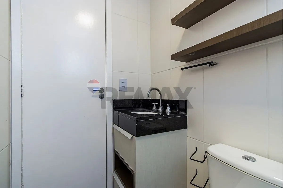 2-bedroom apartment with a home office in Curitiba — photo 23