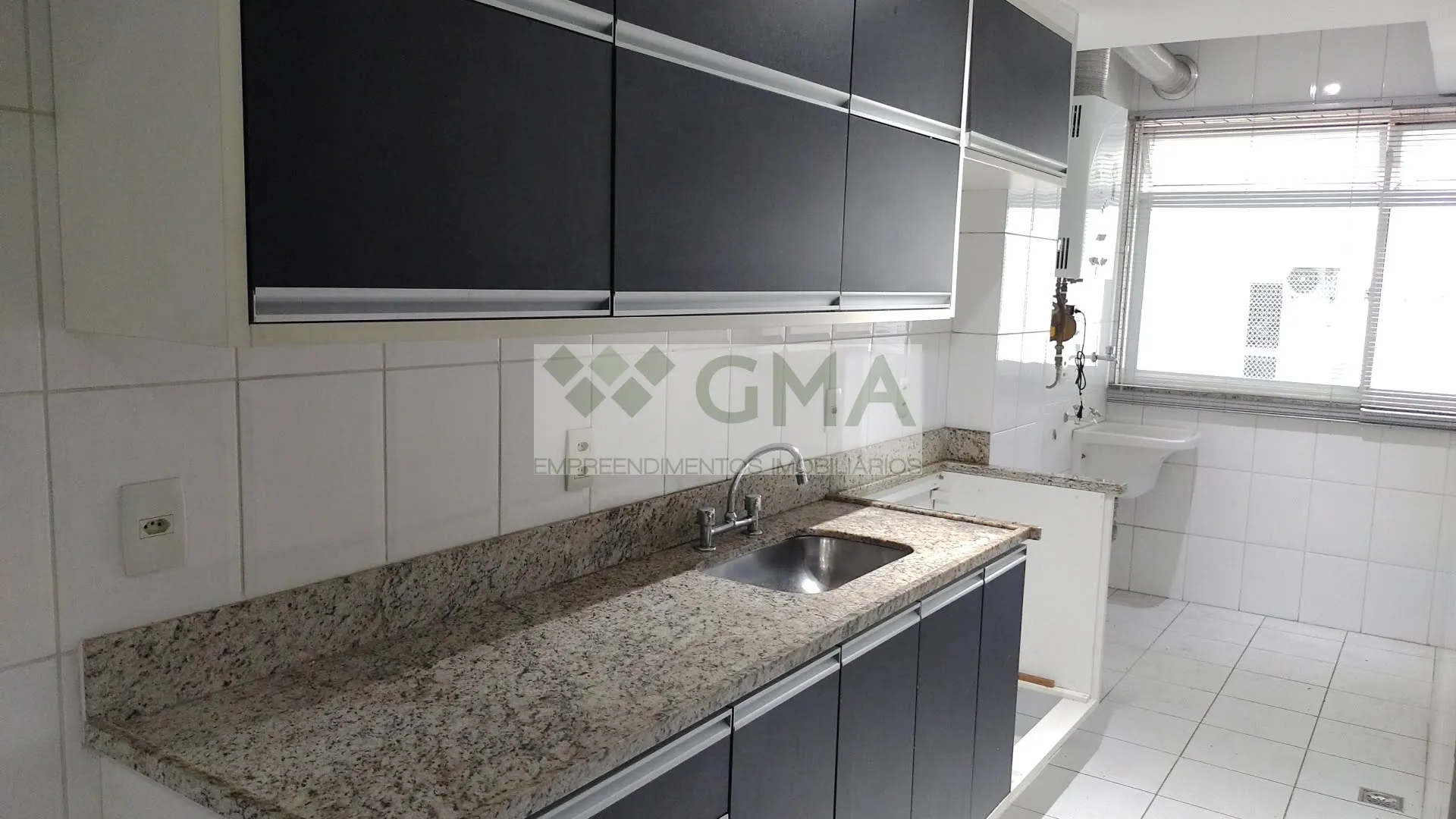 205 m² apartment on the 5th floor with 4 bedrooms — photo 43