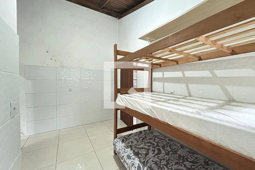 Furnished house with 2 bedrooms and 1 suite, 20 m²