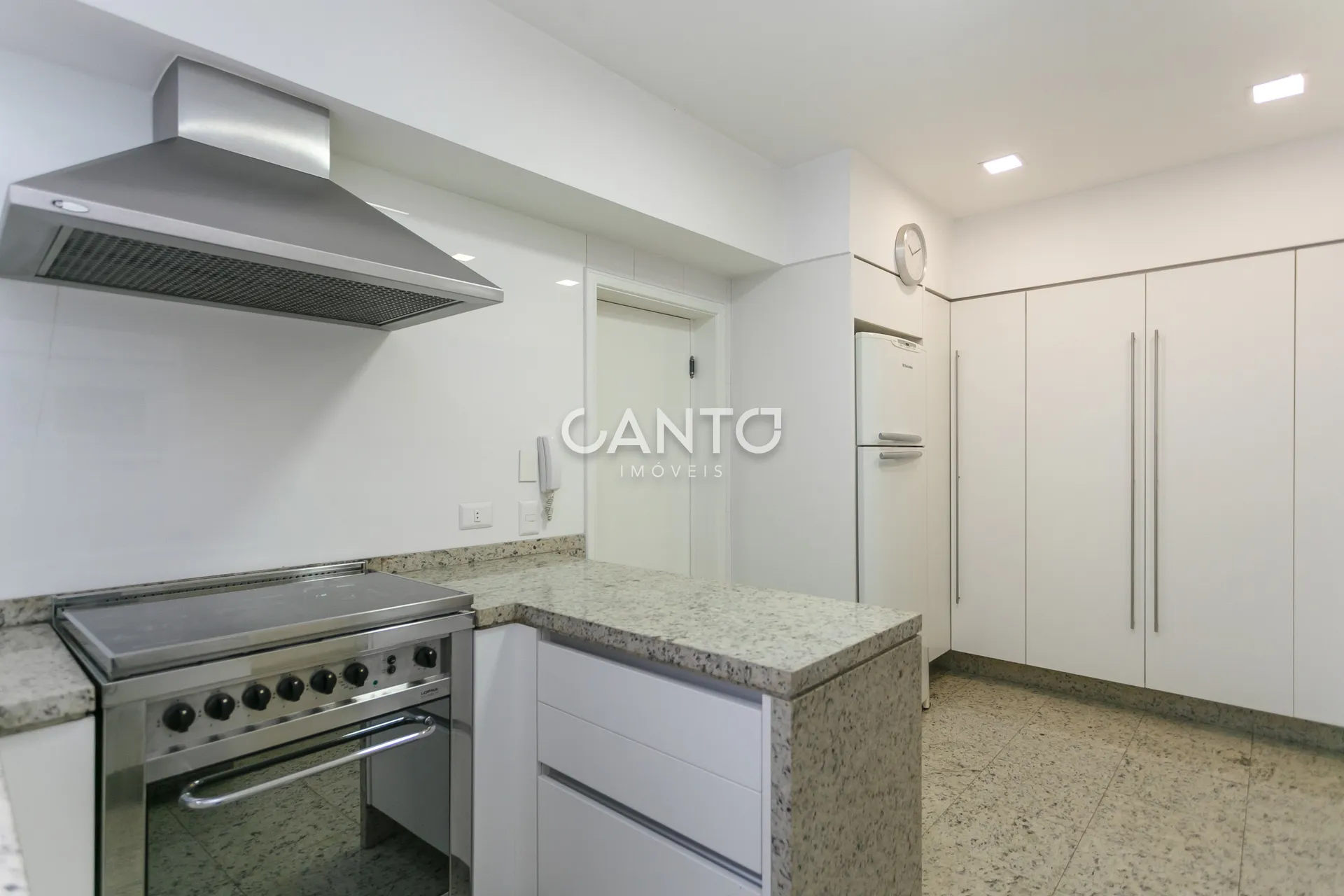 4-bedroom apartment with 3 parking spaces included — photo 16