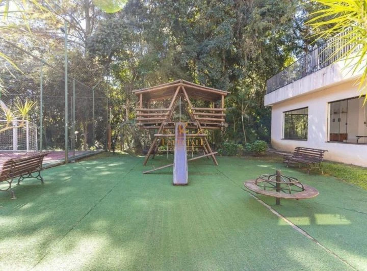 House with 510 m², 5 bedrooms and 4 bathrooms — photo 4
