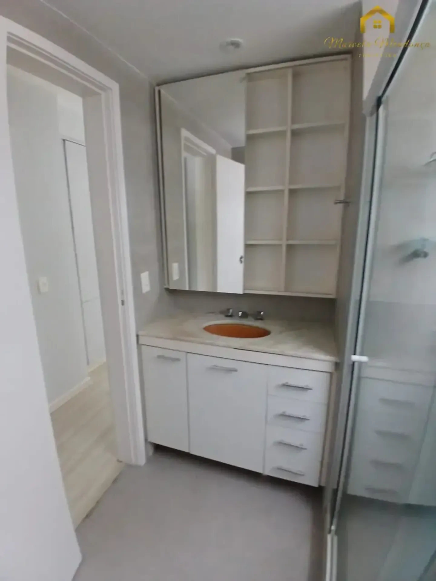 Apartment, 109 m², with a glass-enclosed balcony — photo 20