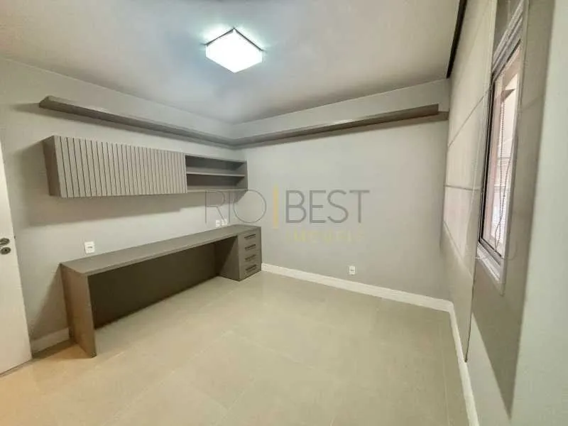 Apartment with 4 bedrooms, 5 bathrooms and a balcony — photo 17