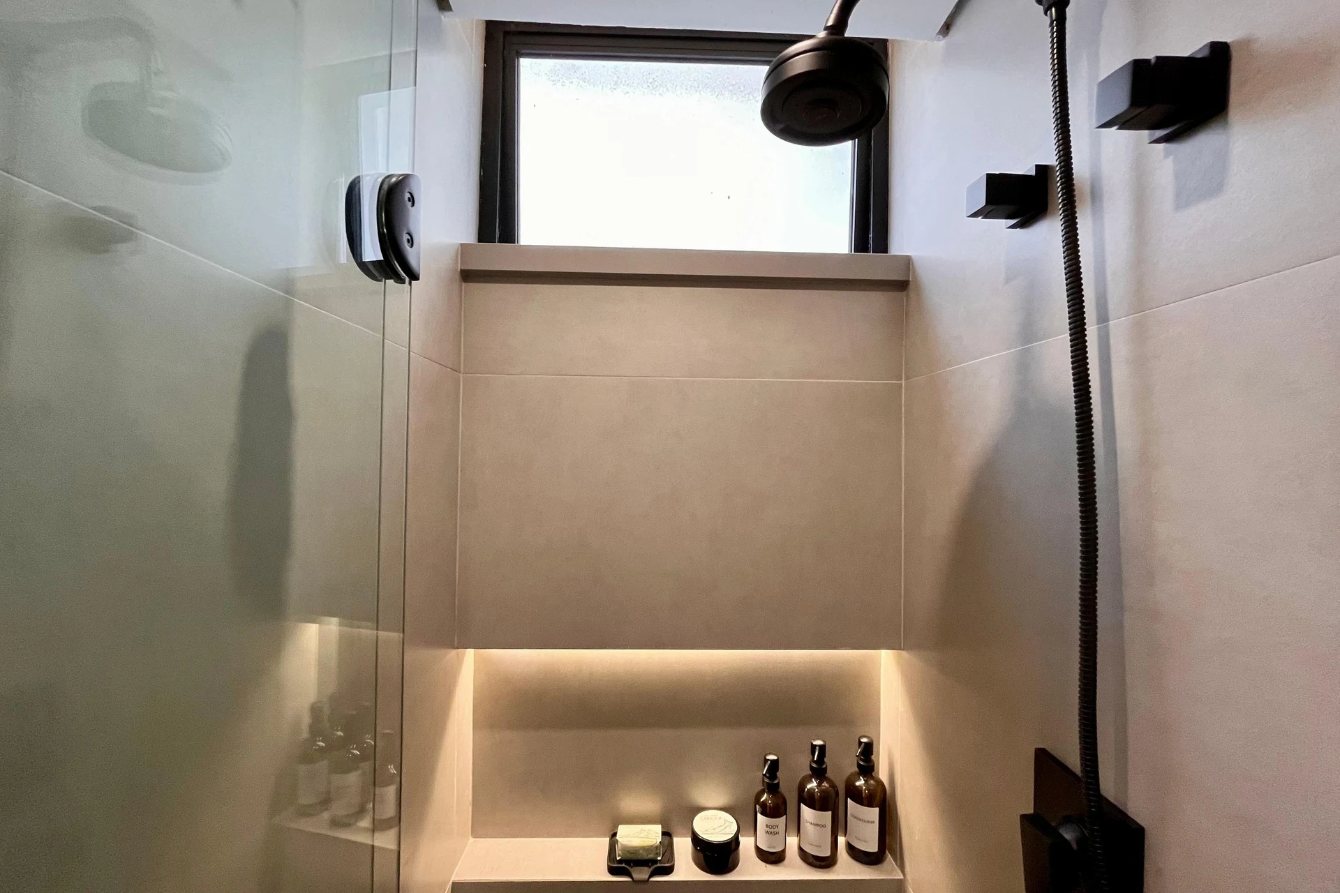 Квартира 150 м² з панорамними вікнами та гардеробною — photo 39
