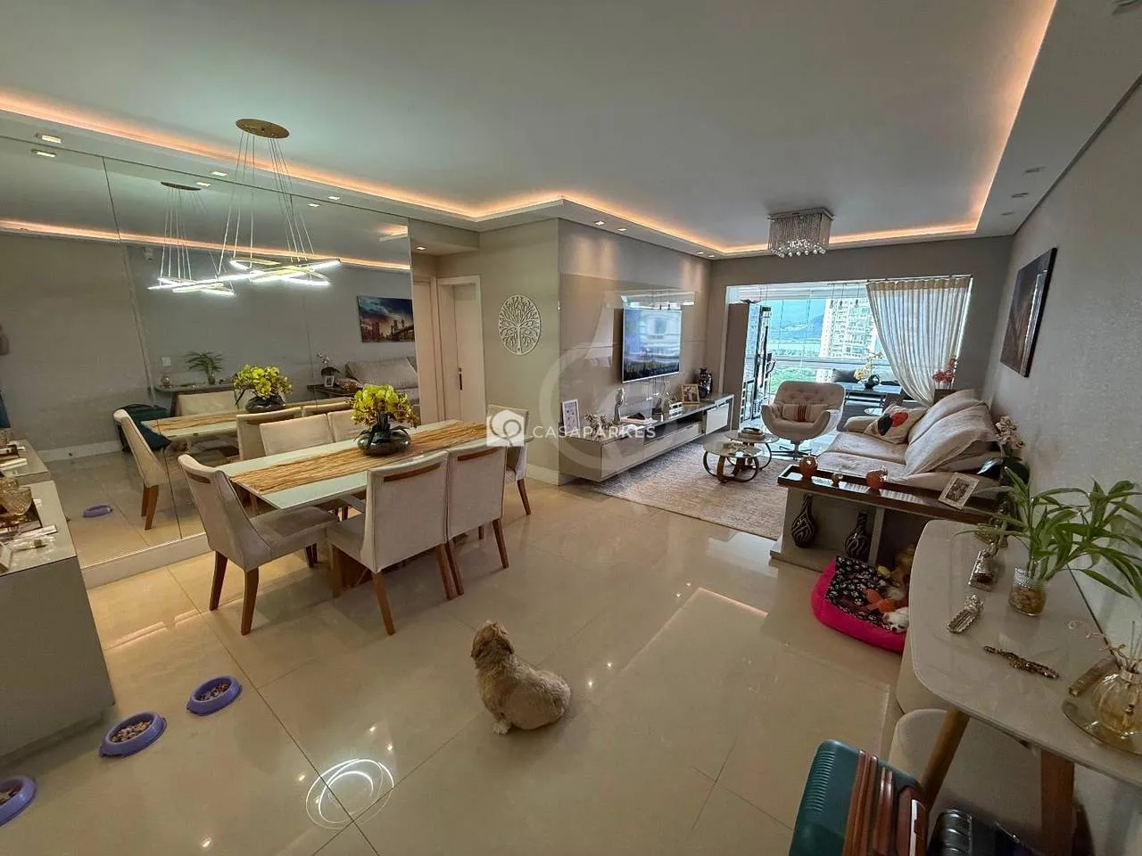 Furnished apartment, 125 m², with floor-to-ceiling windows