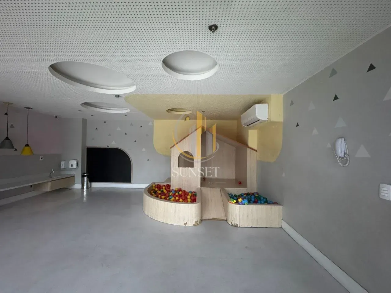 Apartment with a closed gas kitchen and 3 bedrooms — photo 18