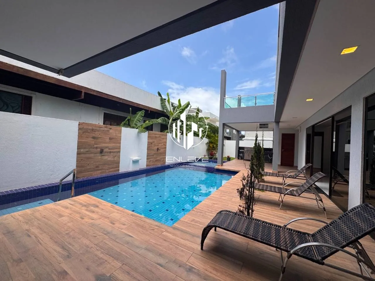 Casa com 4 suítes, 5 banheiros e 600 m² — photo 6