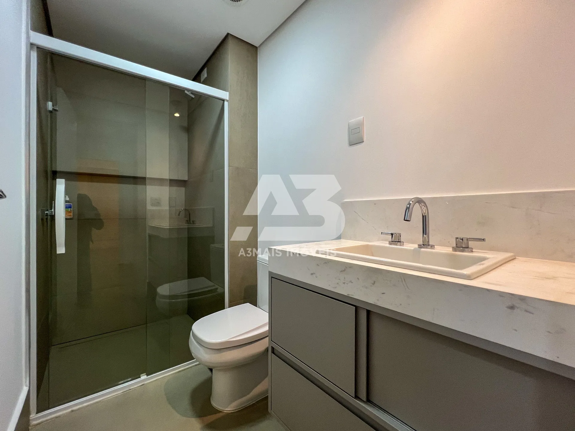 103 m² apartment with an open-plan gas kitchen — photo 16