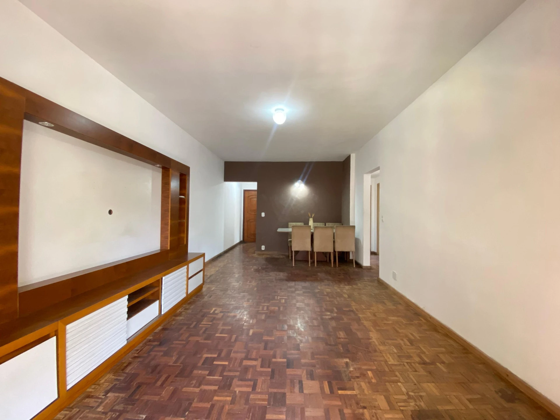 Apartment, 92 m², with wood or laminate floors — photo 20
