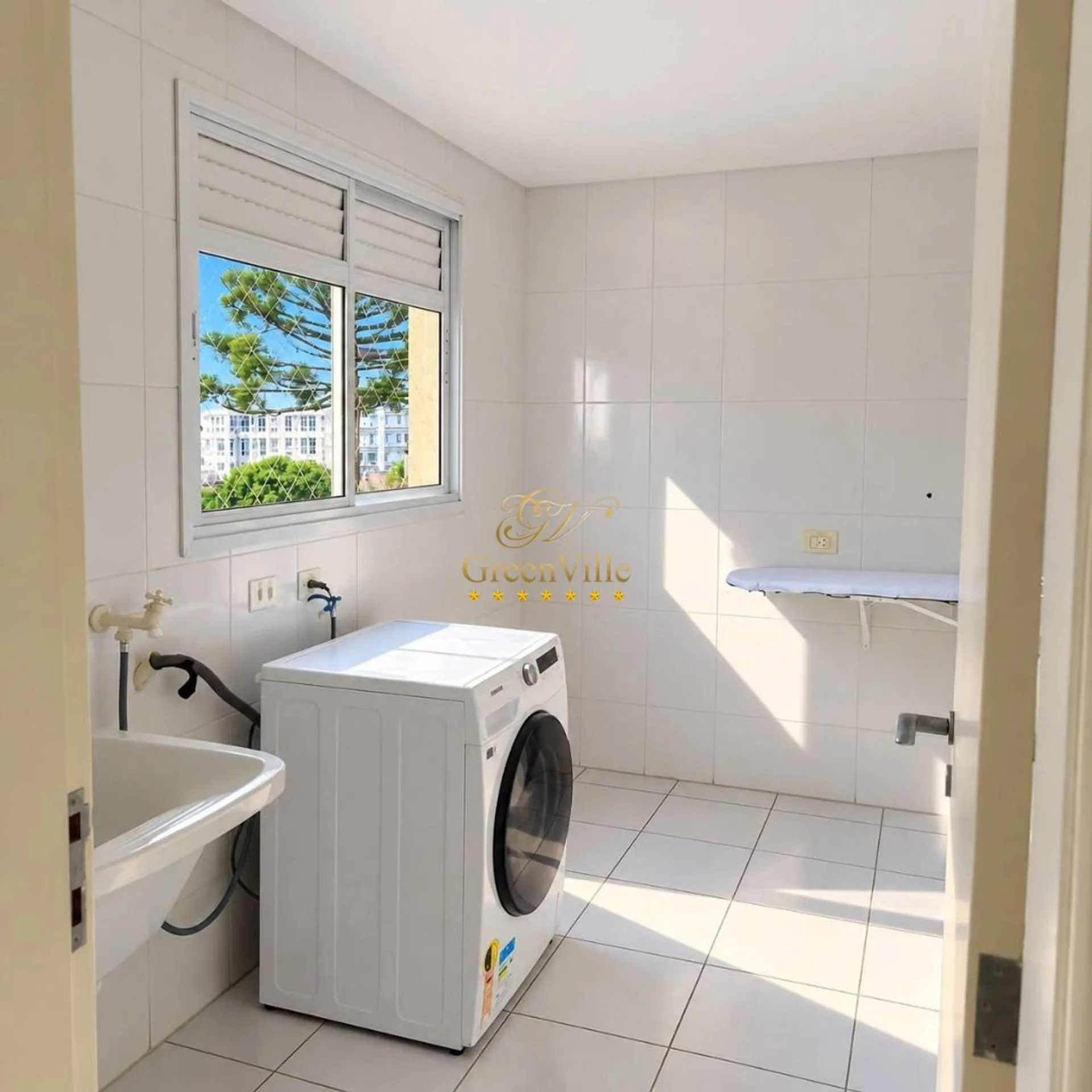 Apartment on the 4th floor with a bathtub — photo 24
