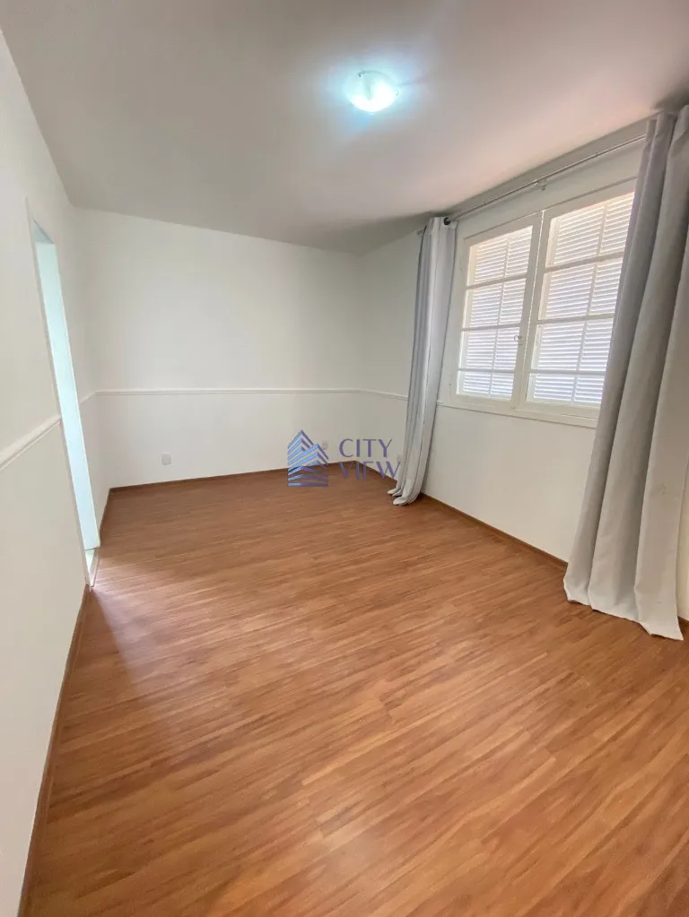 Unfurnished 4-bedroom house with 1000 m² — photo 18