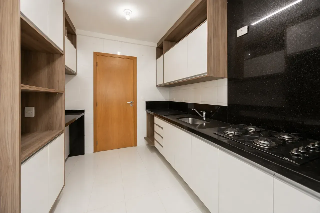 Unfurnished 3-bedroom apartment with 2 bathrooms — photo 14
