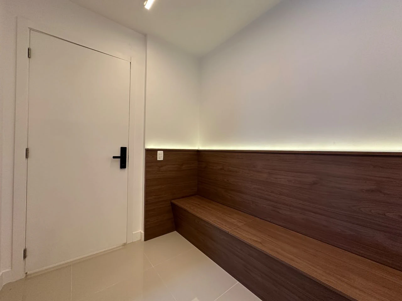 87 m² apartment with a home office and a mountain view — photo 14