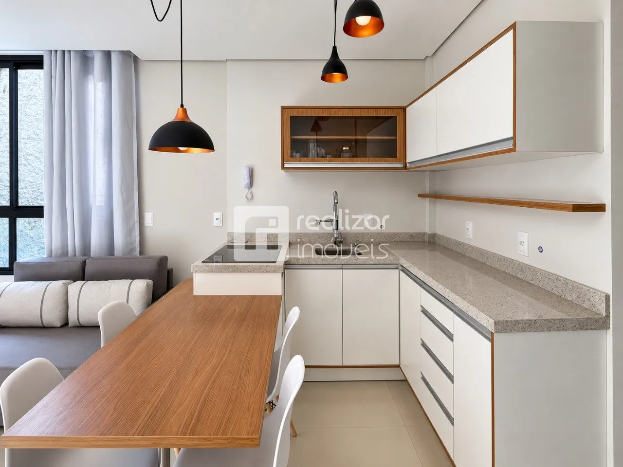 Furnished apartment, 32 m², with a glass-enclosed balcony — photo 24