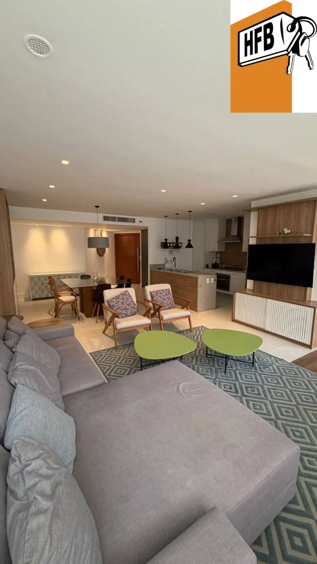 Засклений балкон та 2 спальні: квартира 110 м² — photo 11