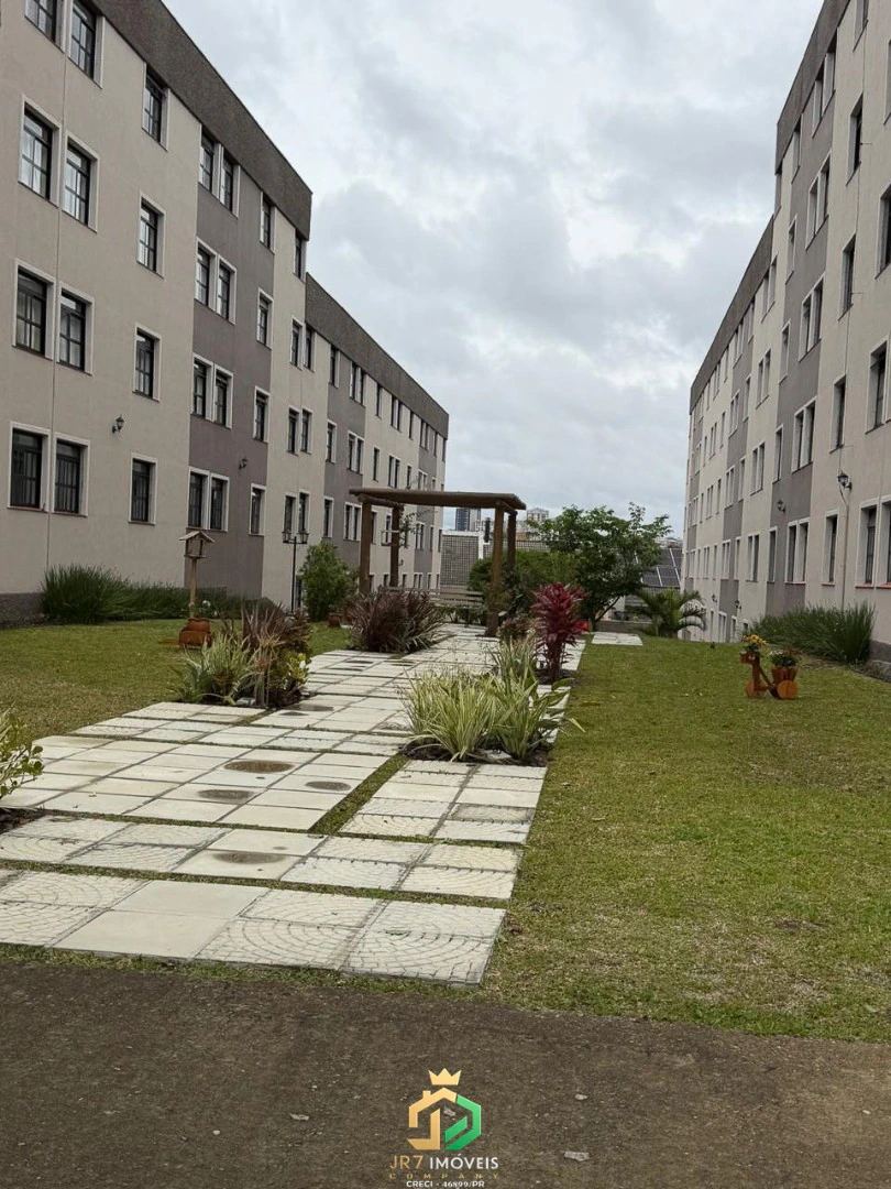 3-bedroom apartment with wood or laminate floors in Curitiba