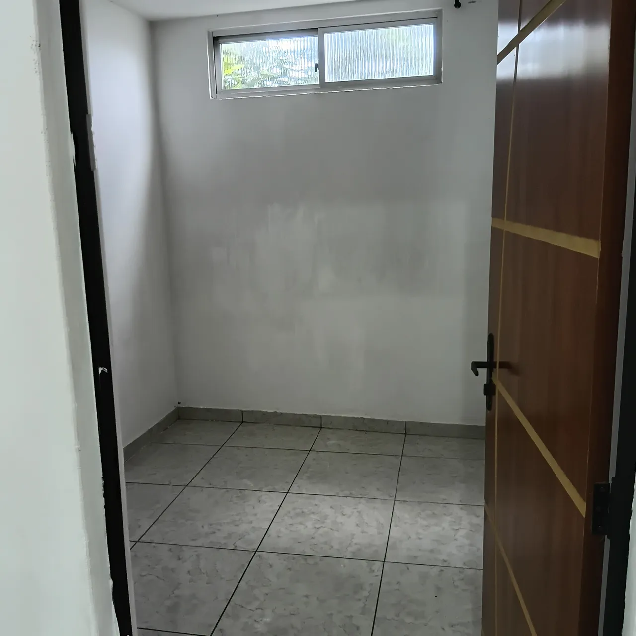2-bedroom apartment on the 2nd floor with no parking — photo 3