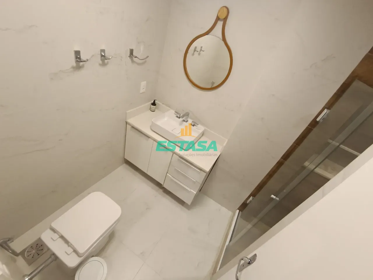 Furnished apartment with 3 bedrooms and 2 bathrooms — photo 7