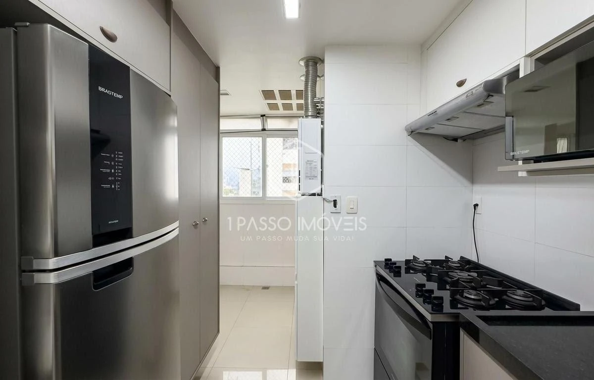 Furnished 140 m² apartment with 3 en-suite rooms and 2 spots — photo 13