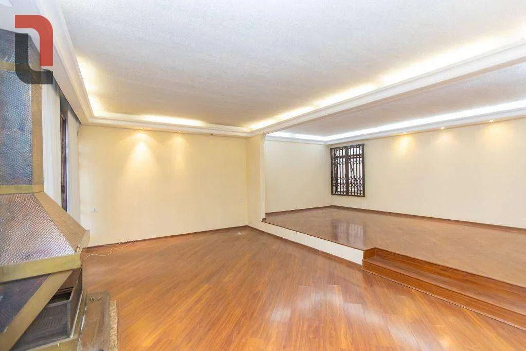 House, 199 m², with a grill on the balcony