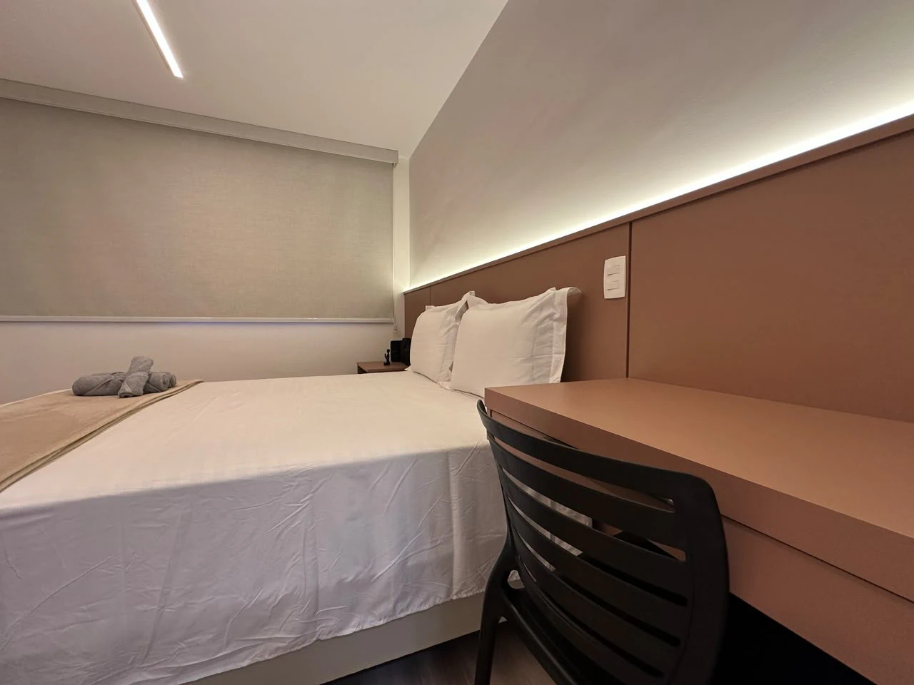 87 m² apartment with a home office and a mountain view — photo 18